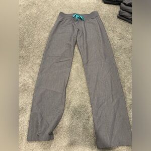 FIGS Grey Scrub Pants (small/tall)